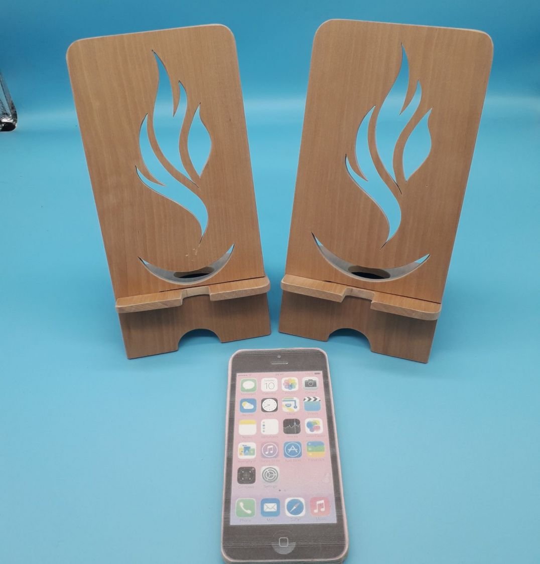 Vertical cell phone holder with flame pattern