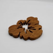 Solid oak Fleur de pensée trivet 15 mm thick