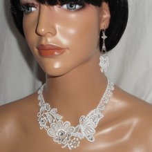 White lace flower and butterfly necklace set with Swarovski crystal and pearls