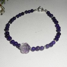 Pearls and rose bracelet in amethyst on silver clasp