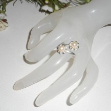 Original 925 silver ring with double flower and white cultured pearls