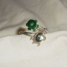 Original 925 silver ring with abalone turtle and green jade stone