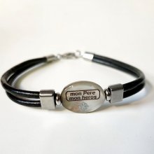 Mother of pearl bracelet personalized on leather