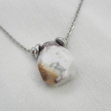 Solitaire necklace with crazy agate stone and stainless steel beads