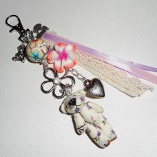 Keychain/Bear bag jewelry with multicolored floral beads and ribbons