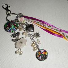 Keychain/Bag jewelry white doll with beads and multicolored ribbons