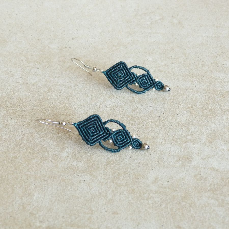 Fir green micro-macramé earrings