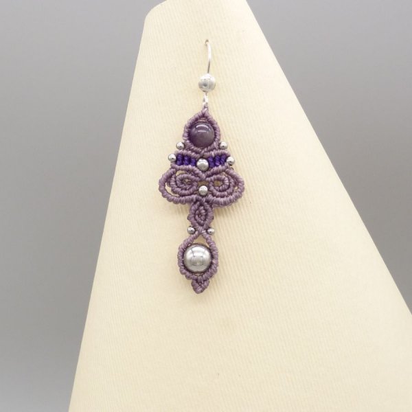 Purple micro-macram&eacute; earrings