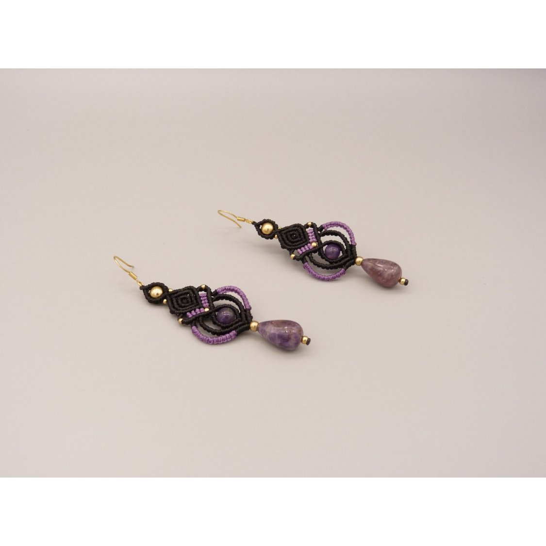 Black micro-macramé earrings with amethyst beads