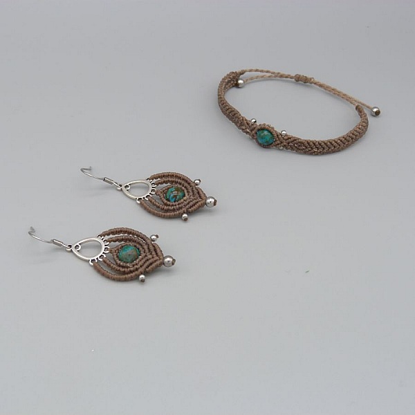 Earrings in hazelnut color micro-macram&eacute; with a chrysocolla bead