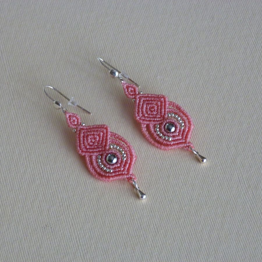 Pink micro-macramé earrings with 925 silver hooks