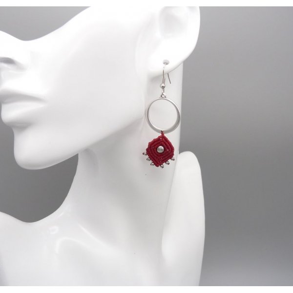 Red earrings in micro-macram&eacute;  