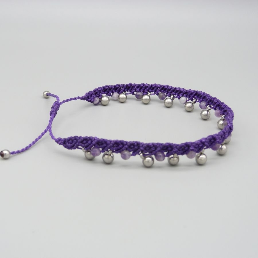 Anklet in purple micro-macramé