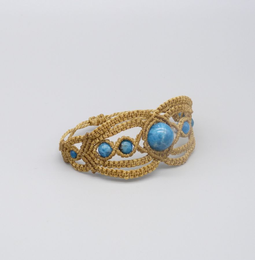 Light brown micro-macramé bracelet with apatite beads