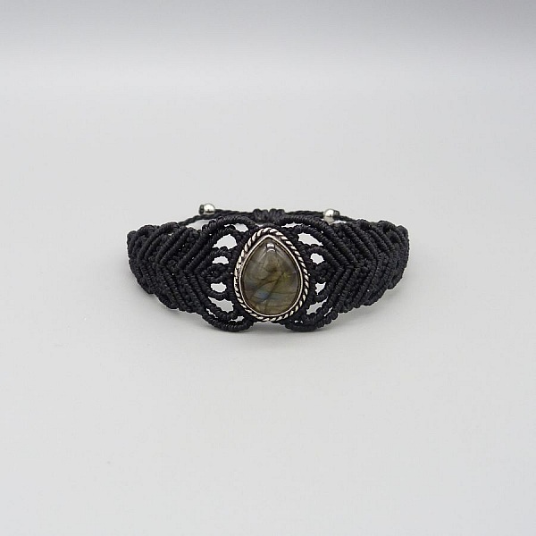 Black micro-macram&eacute; bracelet with a set labradorite