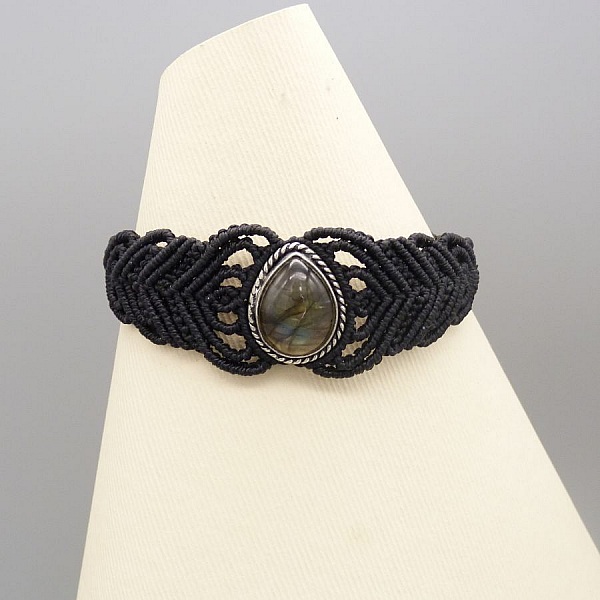 Black micro-macram&eacute; bracelet with a set labradorite