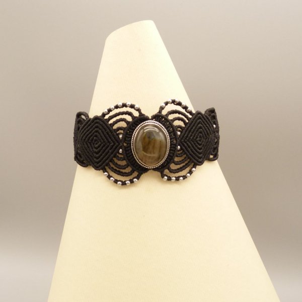Black micro-macram&eacute; bracelet with a set labradorite