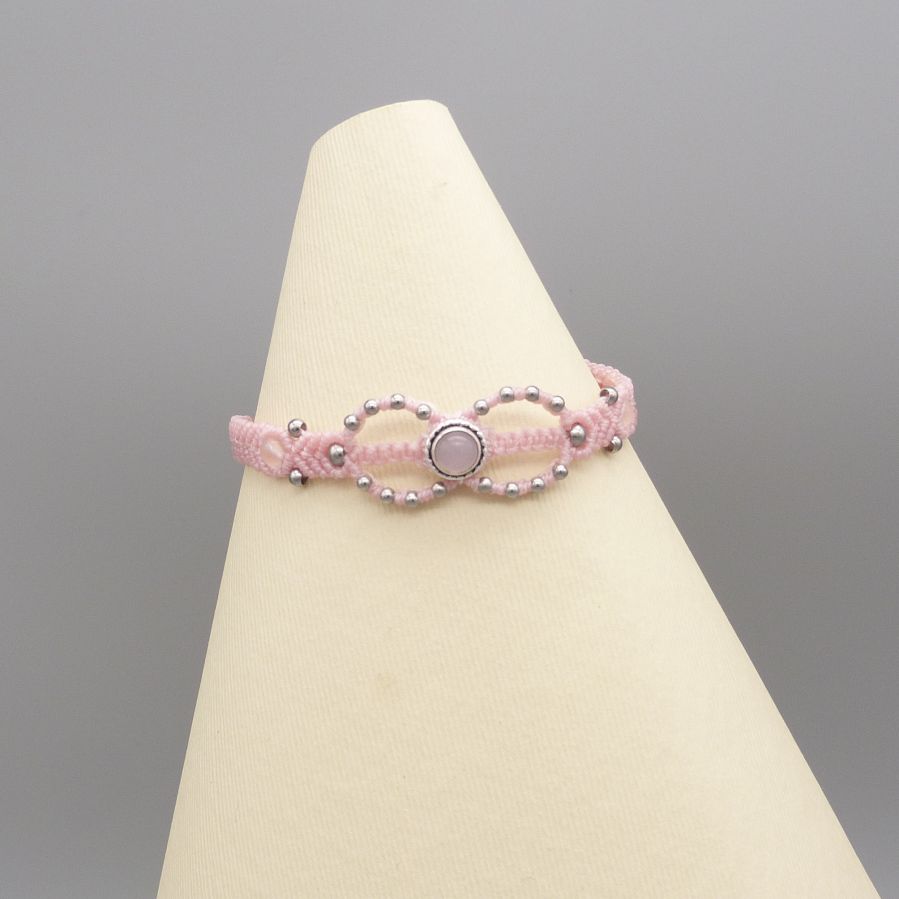 Pink micro-macramé bracelet with a stone set in pink quartz