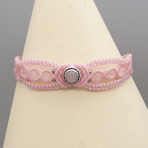 Pink micro-macram&eacute; bracelet with a stone set in pink quartz