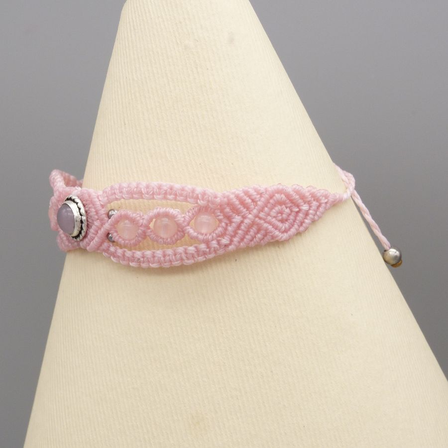 Pink micro-macramé bracelet with a stone set in pink quartz