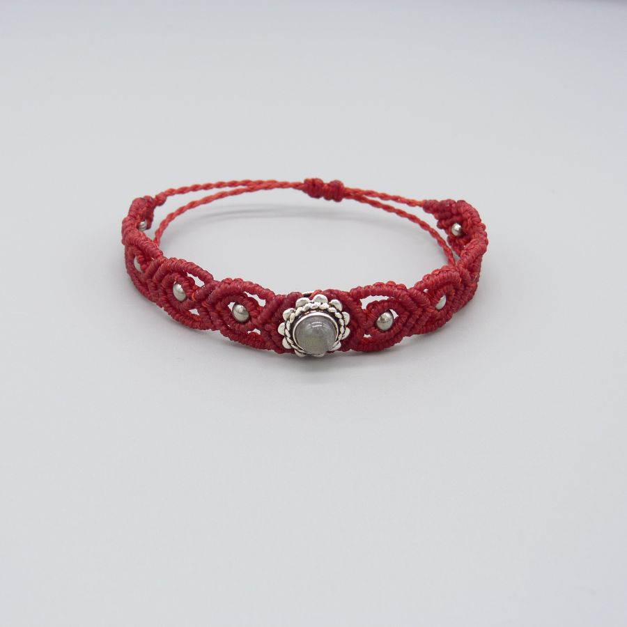 Red micro-macramé bracelet with a labradorite set in metal