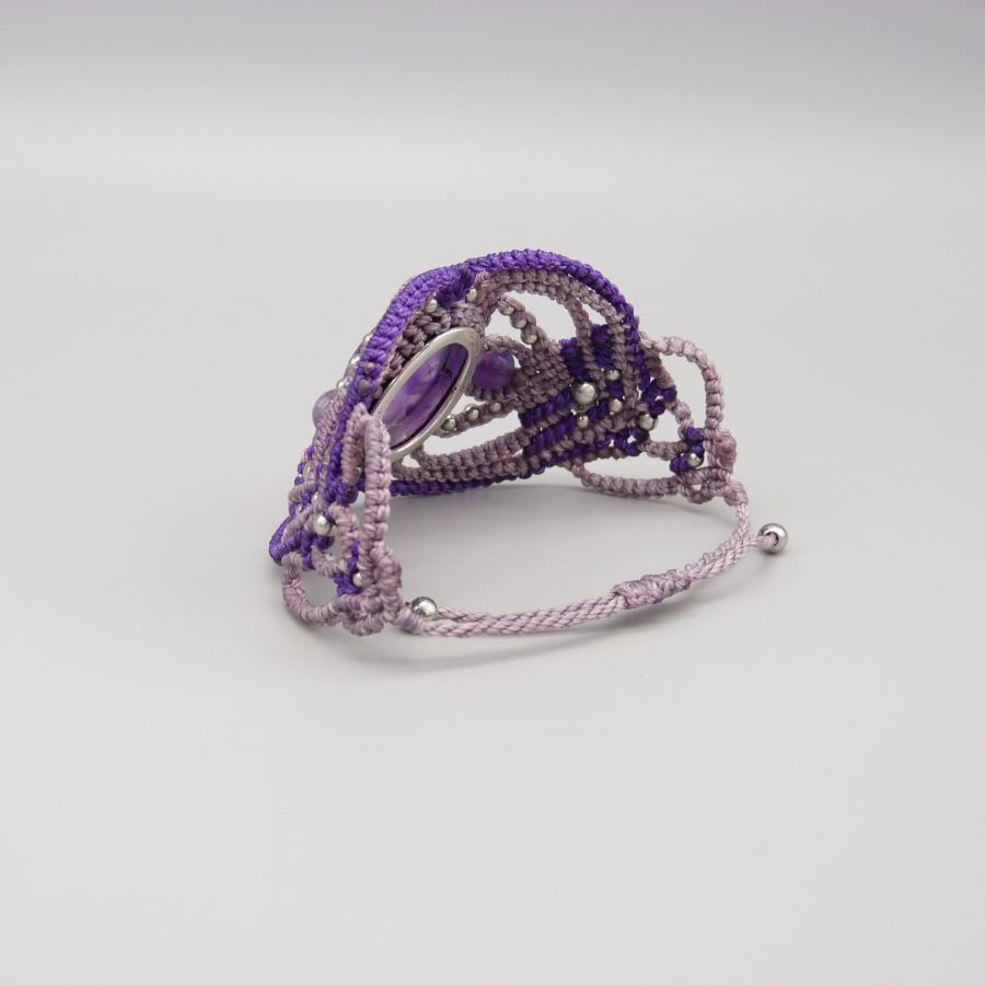 Purple micro-macramé bracelet with an amethyst set