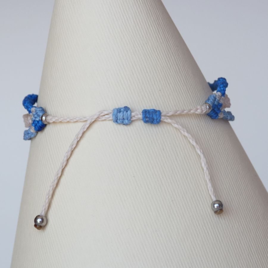 3 in 1 micro-macramé bracelet in blue and beige sand