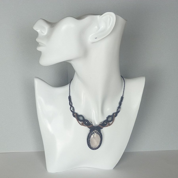 Blue/grey micro-macram&eacute; necklace with a rose quartz 