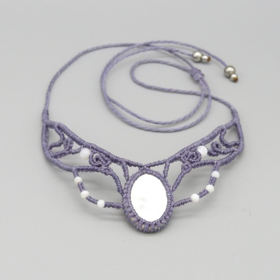 Micro-macramé necklace, mauve grey mother of pearl