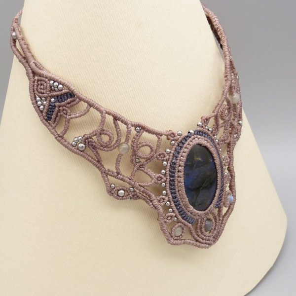 Taupe color necklace in micro-macram&eacute; with a beautiful labradorite