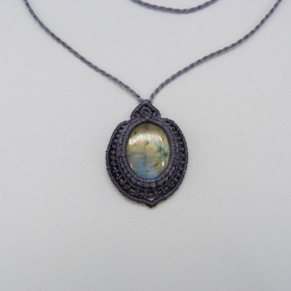 Dark grey micro-macram&eacute; necklace with a beautiful labradorite