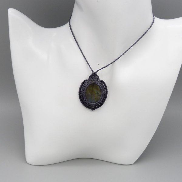 Dark grey micro-macram&eacute; necklace with a beautiful labradorite