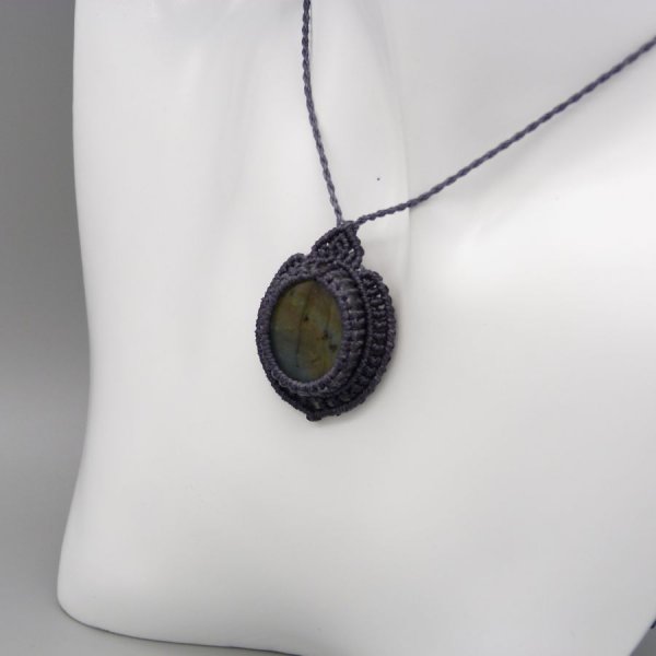 Dark grey micro-macram&eacute; necklace with a beautiful labradorite