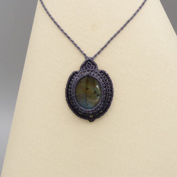 Dark grey micro-macram&eacute; necklace with a beautiful labradorite