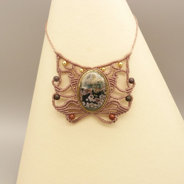 Micro macram&eacute; necklace in taupe color with a jasper
