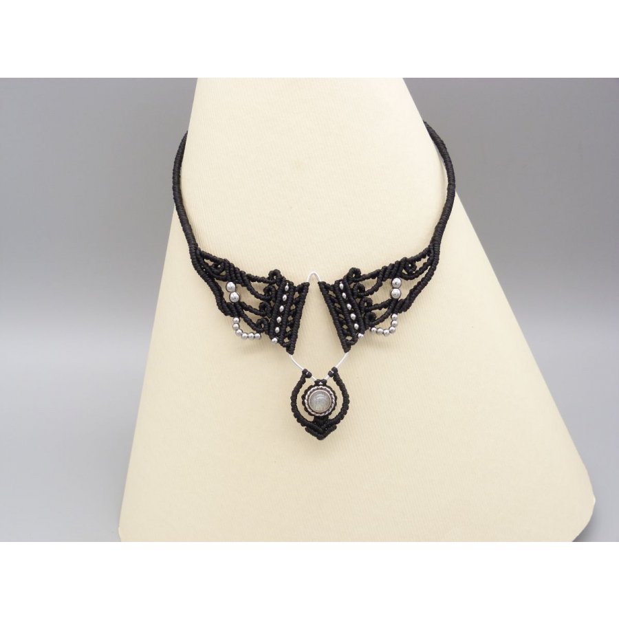 Black micro-macramé necklace with a labradorite set