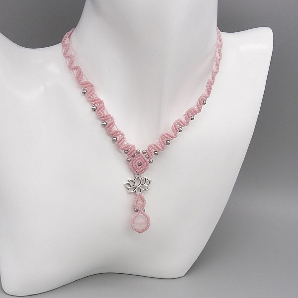 Pink micro-macram&eacute; necklace with two quartz beads 