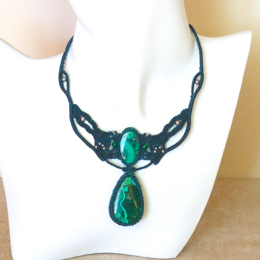Green micro-macramé necklace with two malachites