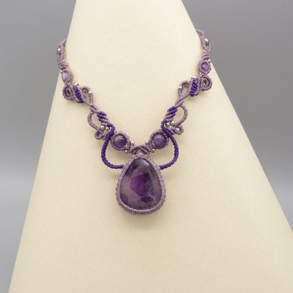 Purple micro-macram&eacute; necklace with an amethyst