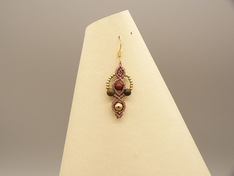 Pair of earrings in micro-macram&eacute; color taupe 