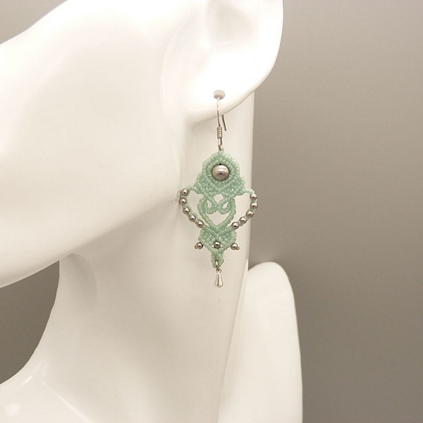 Pair of green water mint earrings in micro-macram&eacute; 