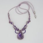 Purple micro-macramé necklace with an amethyst