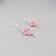 Pink micro-macramé earrings with a pink gemstone bead