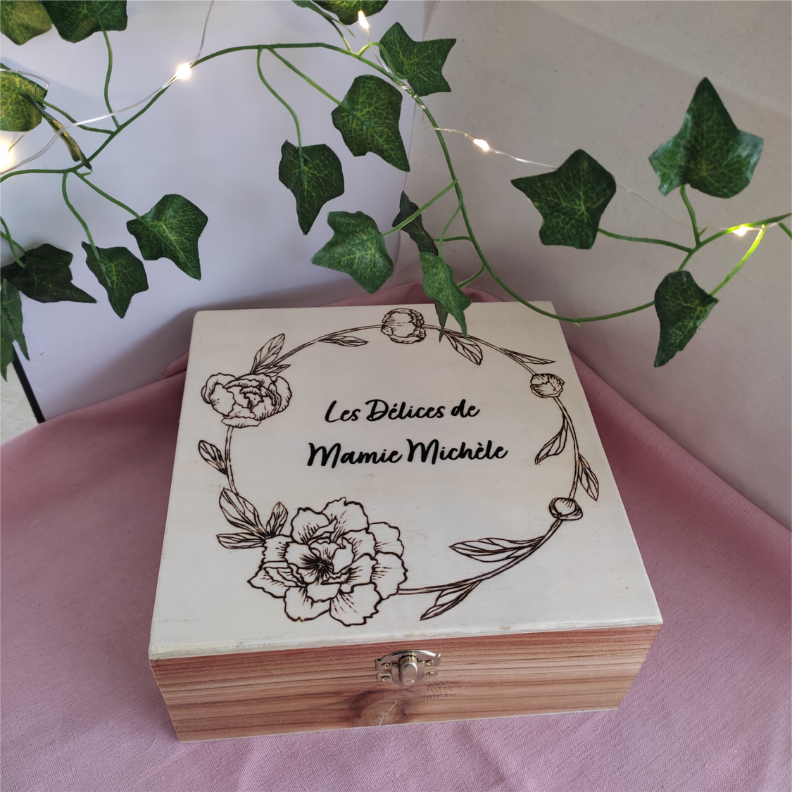 Wooden box, pyrographed and engraved to personalize