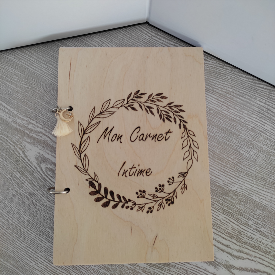Intimate notebook with pyrographed wood cover (handmade), customizable