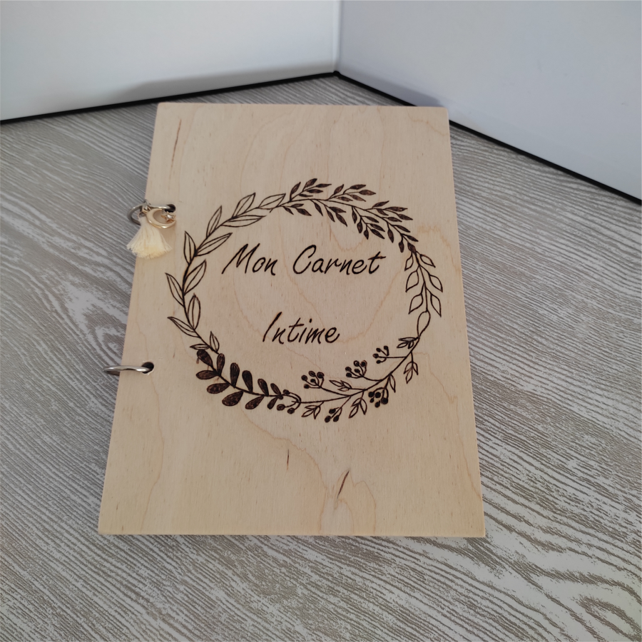 Intimate notebook with pyrographed wood cover (handmade), customizable