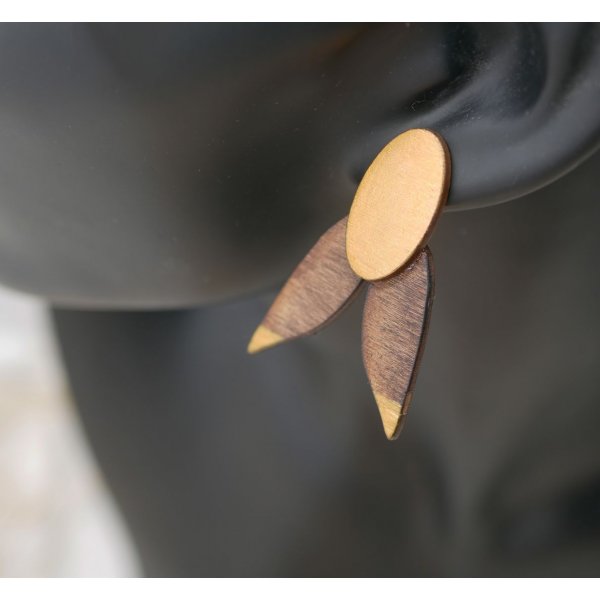Cicada earrings in walnut wood and gilded 