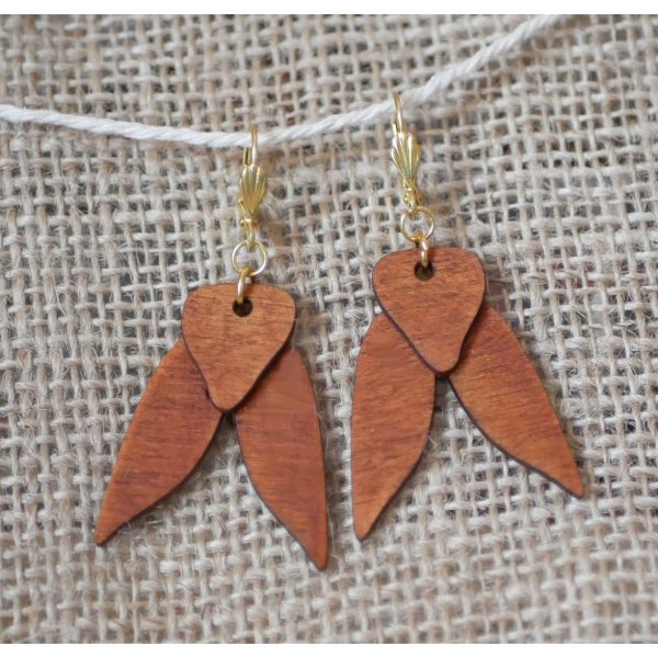 Cicada wood earrings golden cherry