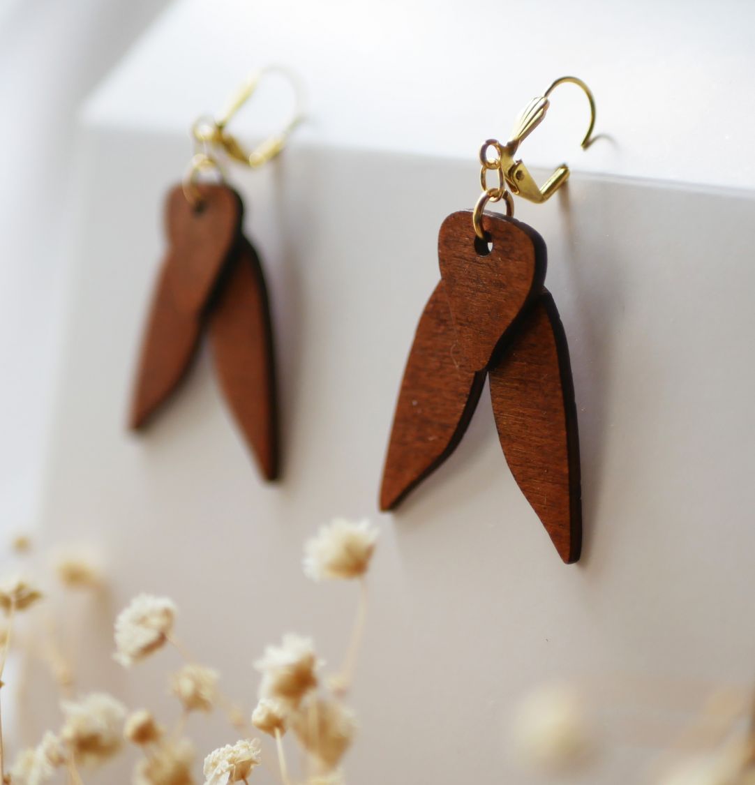 Cicada wood earrings golden cherry