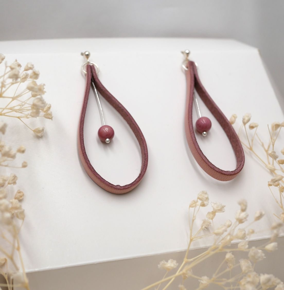 Old rose leather earrings on 925 silver studs 